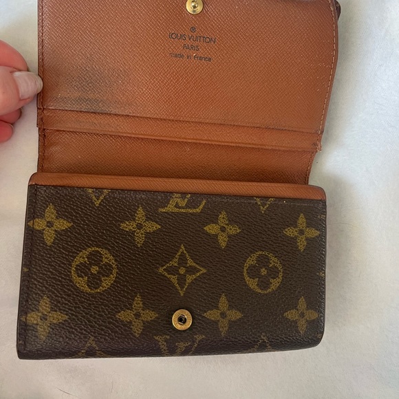 Louis Vuitton Tri fold wallet with zipper and button closure. Vintage, authentic - Picture 2 of 7